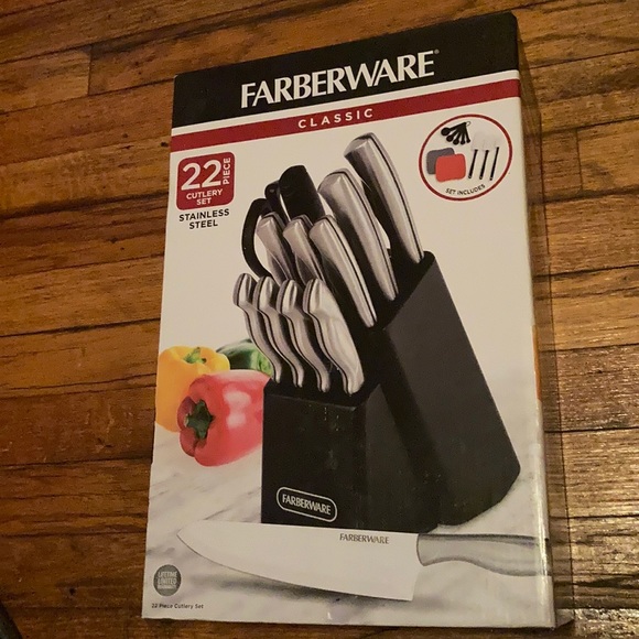 22 piece FARBERWARE CUTLERY STAINLESS STEEL SET - Picture 1 of 3